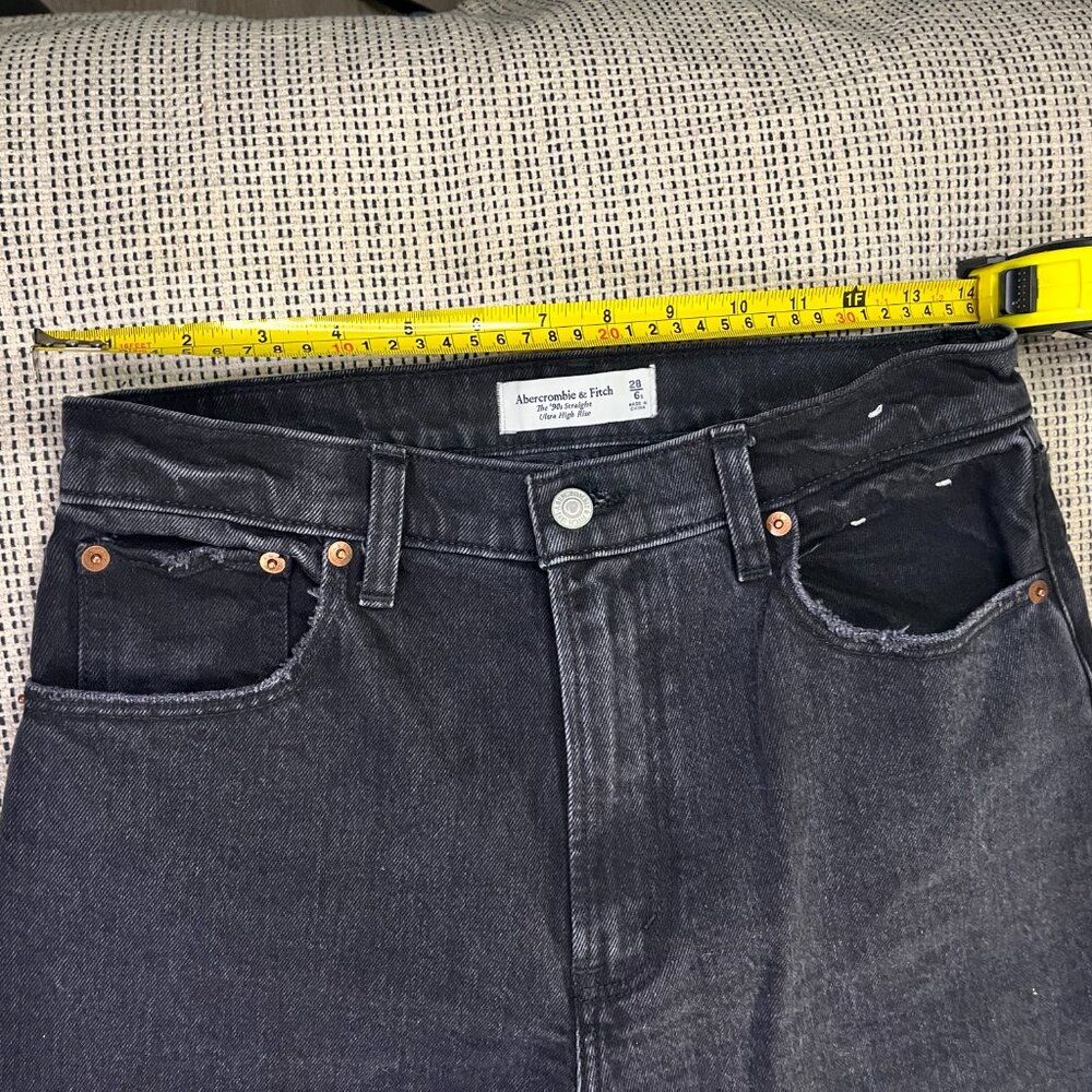 Abercrombie & Fitch 90s Straight Jeans Ultra High Rise - Black -  Size 28 - Picture 9 of 9